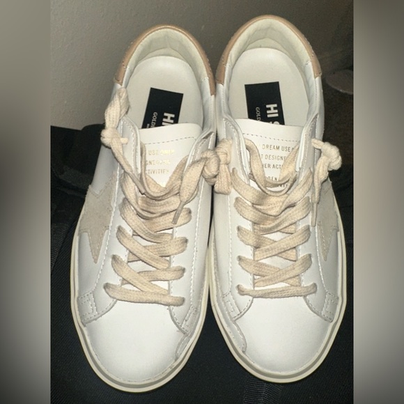 Golden Goose
Hi Star Leather Low-Top Sneakers - Picture 2 of 10